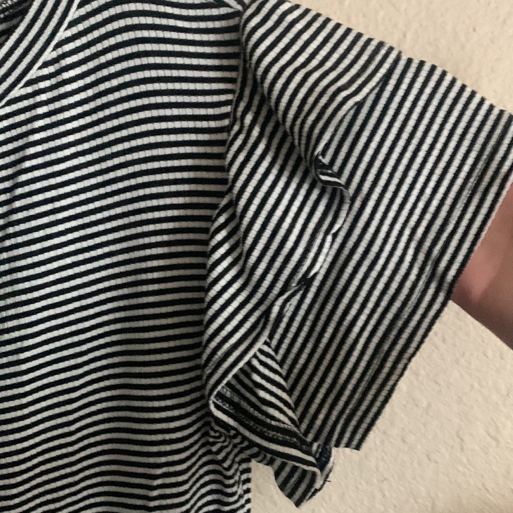 1 State Ruffle Sleeve Top - Picture 2 of 5